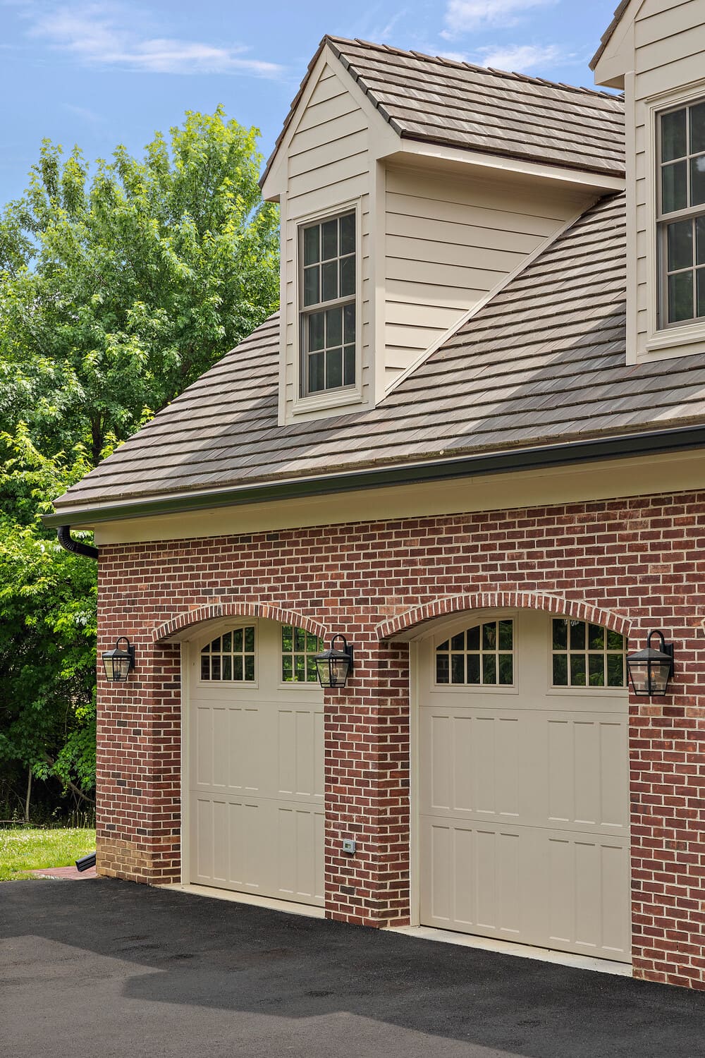Exterior view of addition above garage in Delaware by Bromwell Construction